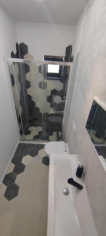 Casira Guesthouse Sînmartin エクステリア 写真