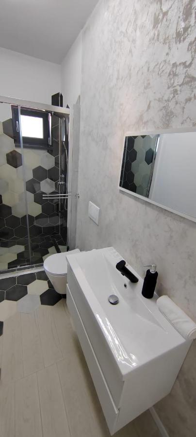 Casira Guesthouse Sînmartin エクステリア 写真