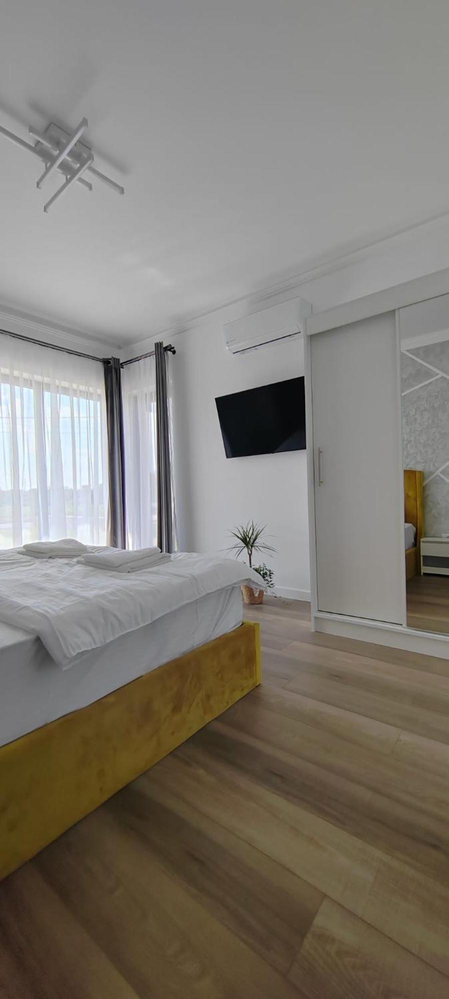 Casira Guesthouse Sînmartin エクステリア 写真