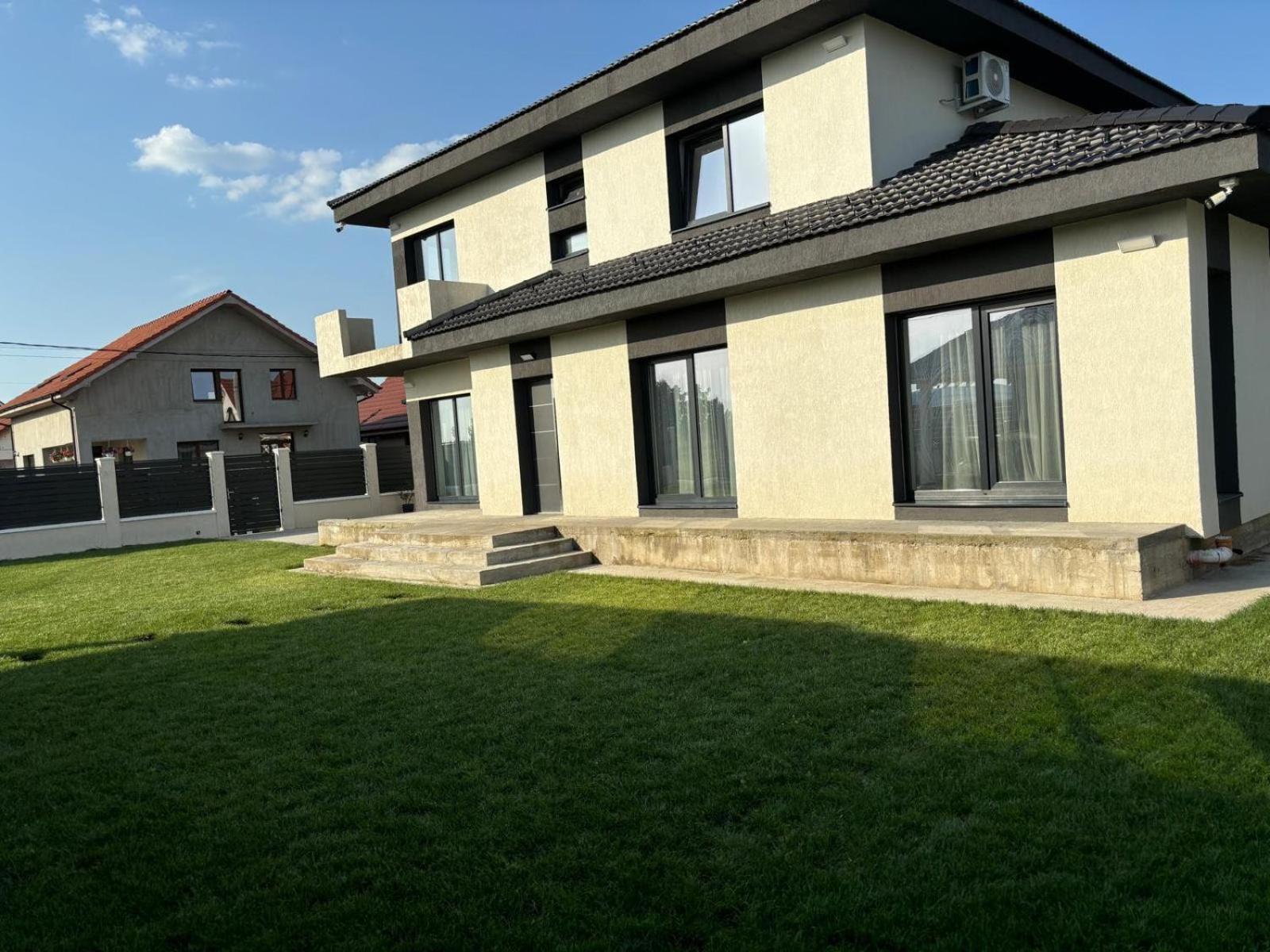 Casira Guesthouse Sînmartin エクステリア 写真